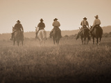 Sepia Effect of Cowboys Riding, Seneca, Oregon, USA Photographie par Nancy & Steve Ross