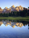 Grand Teton Mountains Reflecting in the Snake River at Sunrise, Grand Teton National Park, Wyoming Fotografie-Druck von Christopher Talbot Frank