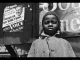 Harlem Newsboy Affiches par Gordon Parks