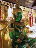 Statues of the Buddha, Wat Phra That Doi Suthep, Doi Suthep, Chiang Mai, Northern Thailand, Asia Photographie par Gavin Hellier