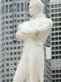 Statue of Sir Stamford Raffles, Raffles Landing Site, Singapore, South East Asia Lámina fotográfica por Amanda Hall Statue of Sir Stamford Raffles, Raffles Landing Site, Singapore, South East Asia Lámina fotográfica por Amanda Hall