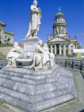 Schiller Monument and French Cathedral, Gendarmenmarkt, Berlin, Germany, Europe Photographie par Hans Peter Merten