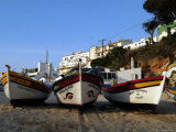 Fishing Boats on the Beach, Carvoeiro, Algarve, Portugal Photographie par Fraser Hall