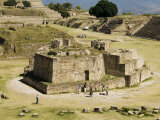 The Ancient Zapotec City of Monte Alban, Near Oaxaca City, Oaxaca, Mexico, North America Lámina fotográfica por Robert Harding