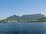 Cape Town with Table Mountain Behind, South Africa Photographie par Fraser Hall