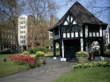 Small Traditional Building in Soho Square, London, England, UK Photographie par Fraser Hall