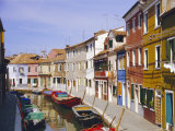 Canal in Burano, Venice, Italy Photographie par Fraser Hall