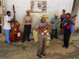 Old Street Musicians, Trinidad, Cuba, Caribbean, Central America Reprodukcja zdjęcia autor Bruno Morandi Old Street Musicians, Trinidad, Cuba, Caribbean, Central America Reprodukcja zdjęcia autor Bruno Morandi