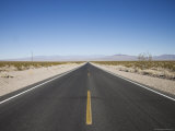 Empty Road, Death Valley National Park, California, United States of America, North America Photographie par Angelo Cavalli