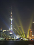 The Oriental Pearl Tower in the Pudong District at Night, Shanghai, China, Asia Photographie par Angelo Cavalli