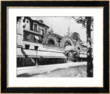 The Concert De Trianon in Paris, 84 Boulevard Rochechouart, September 1900 Estampe encadrée par Eugene Atget