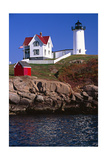 Close View of the Cape Neddick Lighthouse Lámina fotográfica por George Oze