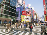 People on Street Crossing at Shinjuku-Dori Road, Shinjuku, Tokyo, Japan, Asia Photographie par Richard Nebesky