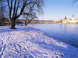 Strelecky Island, Vltava River and Old Town in Winter, Mala Strana, Prague, Czech Republic, Europe Photographie par Richard Nebesky
