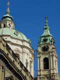 Cupola and Tower of the Baroque St. Nicholas Church, Mala Strana, Prague, Czech Republic, Europe Photographie par Richard Nebesky