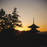 Kiyomizu-Dera Temple, from 1633, the Pagoda at Sunset, Kyoto, Kansai, Japan Photographie par Christopher Rennie