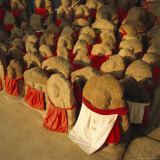 Jizo Statues, Memorials to Children Who Have Died at Birth, Kyoto, Kansai, Japan Photographie par Christopher Rennie