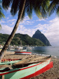 Fishing Boats at Soufriere with the Pitons in the Background, West Indies, Caribbean Photographie par Yadid Levy