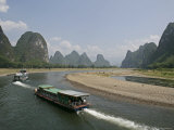 Cruise Boats on Li River, Between Guilin and Yangshuo, Li River, Guangxi Province, China Photographie par Angelo Cavalli