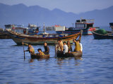 Fishermen Coming Ashore in Thung Chais (Basket Boats), Cau Dau, Near Nha Trang, Vietnam, Indochina Photographie par Robert Francis