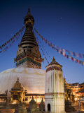 Swayambhunath Buddhist Stupa on a Hill Overlooking Kathmandu, Unesco World Heritage Site, Nepal Photographie par Don Smith