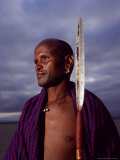 Barabaig Warrior with Spear, Wearing Tradtional Earweights Photographie par David Pluth