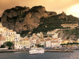 Almafi, Italy Including a Fishing Harbour at Sunset Fotografie-Druck von Richard Nowitz