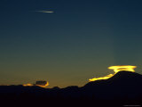 Commercial Airliner Flies over Wrangell Mountains, Alaska Photographie par Michael S. Quinton