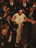 Bodyguards Surround Pope John Paul II as He Arrives for his Third Visit to Poland Photographic Print by James L. Stanfield