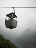 Cable Car Suspended above the Furong River in Chongqing, China Photographie par David Evans