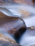 Close-Up of a Waterfall Flowing over Smooth Rocks, California Photographie par Rich Reid