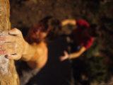 Hand Catches a Hand Hold on a Boulder Problem in Wyoming Photographie par Bobby Model