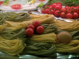 Pasta in Display Case on a Public Street, Paris, France Lámina fotográfica por Brimberg & Coulson Pasta in Display Case on a Public Street, Paris, France Lámina fotográfica por Brimberg & Coulson
