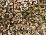 Poor Neighborhood in Urban Maputo, Mozambique Photographie par Michael Fay