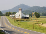 Rural Road and Barn Photographie par Skip Brown