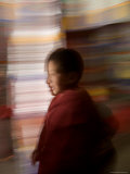 Panned View of a Novice Buddhist Monk, Qinghai, China Photographie par David Evans