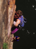 Male Rock Climbing in Fremont Canyon, Wyoming Photographie par Bobby Model