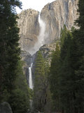 Upper and Lower Yosemite Falls in the Winter, California Photographie par Rich Reid