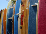 Row of Surfboards, Waikiki Beach, Hawaii Photographie par Stacy Gold