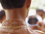 The Intricate Silk Embroidery on the Collar of a Hindi Groom's Robe Photographie par Jason Edwards