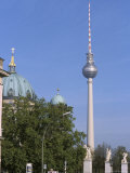 The Second Tallest Radio Tower in Europe Looms over Berlin, Germany Photographie par Jason Edwards