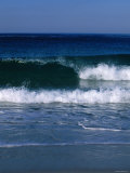 Wave Breaking Left on the Beach at 17 Mile Drive, California Photographie