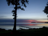 The Dock at Trader's Bay Lodge on Leech Lake, Minnesota at Sundown Photographie par Joel Sartore
