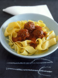 Pappardelle with Meatballs and Tomato Sauce Fotografisk tryk af Jean Cazals Pappardelle with Meatballs and Tomato Sauce Fotografisk tryk af Jean Cazals