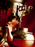 Water Running out of Samovar into a Pot Fotografisk trykk av Michael Boyny Water Running out of Samovar into a Pot Fotografisk trykk av Michael Boyny