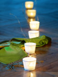 Tea Lights as Table Decoration Photographie par Vincent Knapp