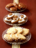 Sandies, Walnut Biscuits and Hazelnut Biscuits Photographie par Jörn Rynio