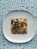 Salmon Carpaccio with Fresh Herbs Lámina fotográfica por Ingvar Eriksson Salmon Carpaccio with Fresh Herbs Lámina fotográfica por Ingvar Eriksson