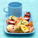 Marinated Boiled Potatoes with Smoked Salmon & Stuffed Tomatoes Photographie par Bernard Radvaner