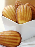 Lemon Madeleines in a Dish Lámina fotográfica por Alain Caste Lemon Madeleines in a Dish Lámina fotográfica por Alain Caste